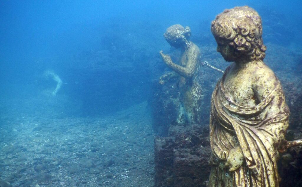 baia-sommersa-ninfeo-statue